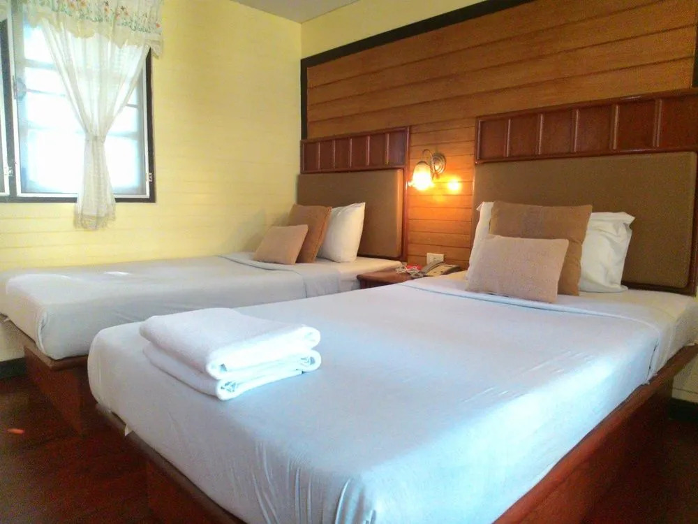 Luna Hut Resort