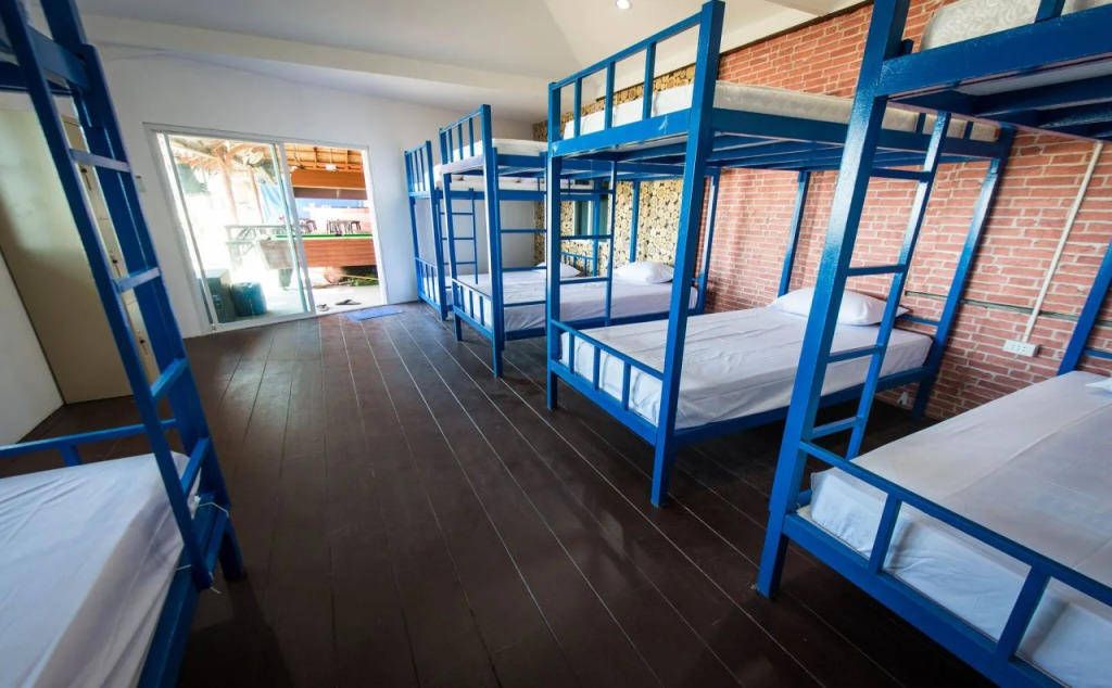 Cancun Beach Hostel - Adults Only