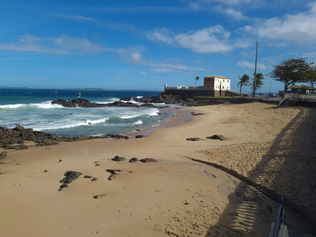 100 Axé Bahia Próximo ao Farol da Barra Salvador WIFI 300 Mega