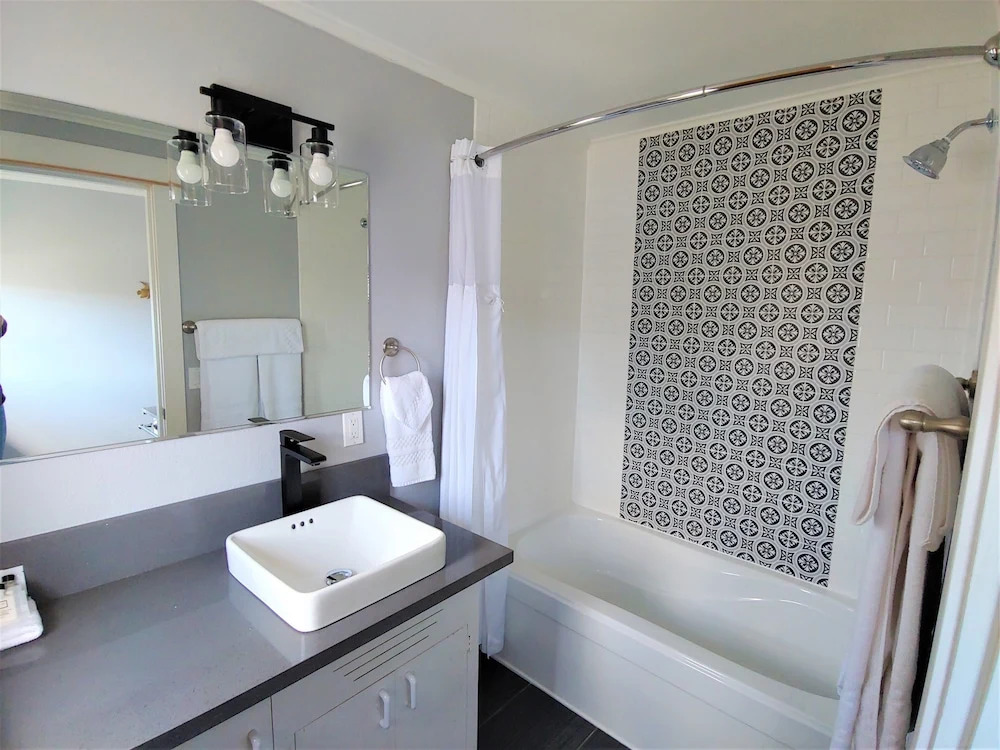 On the Beachfront Vacation Rentals
