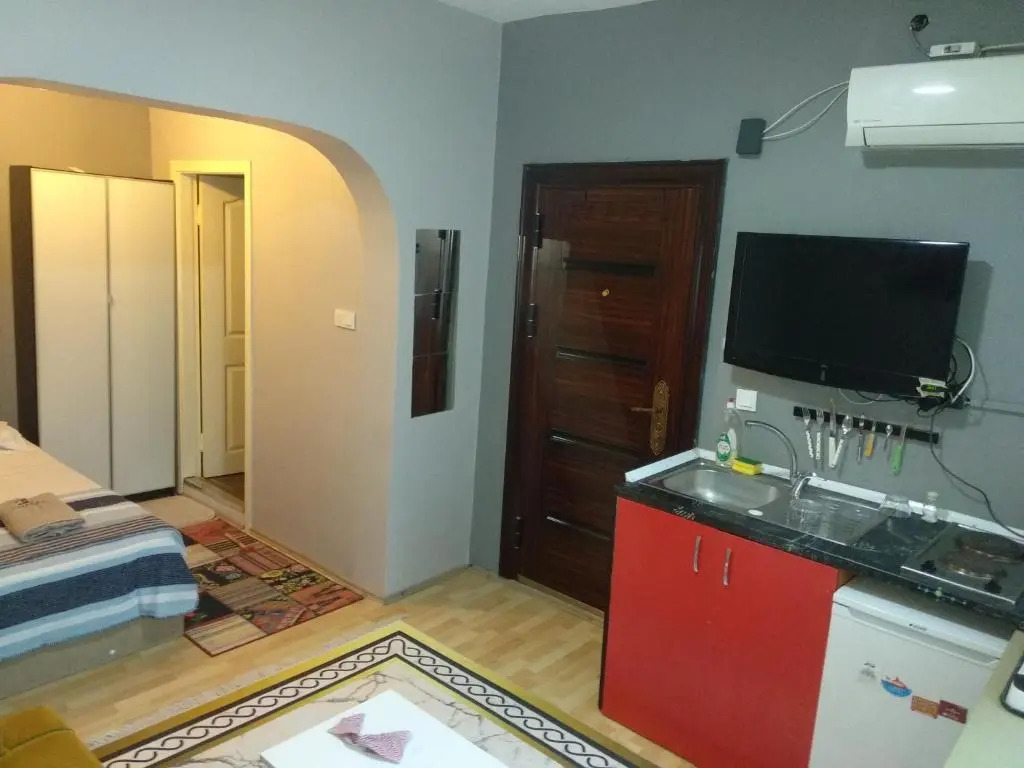 hygienic affordable central accommodation near metro