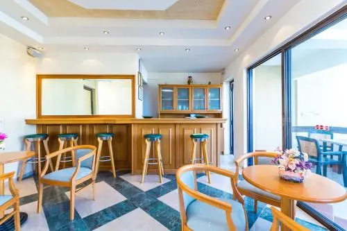 Rosebay Apartments
