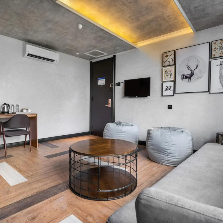 A&R Urban Hotel
