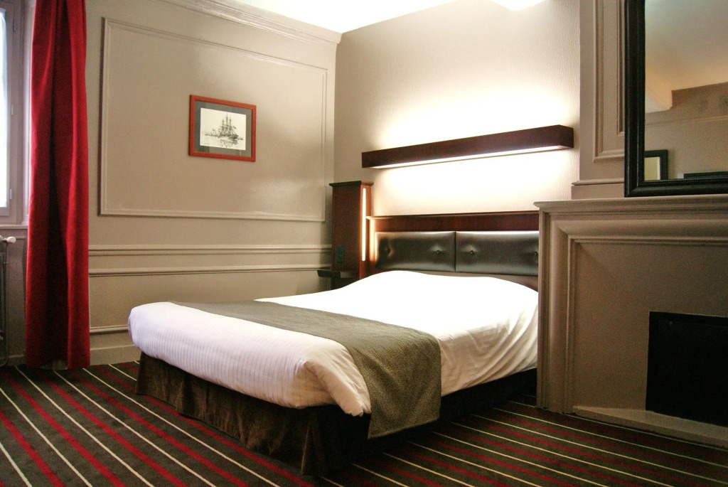 Hotel De Lunivers