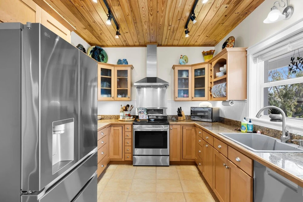 Beautiful Home Located In Venetian Shores Neighborhood 2 Bedroom Home by RedAwning
