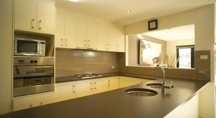 Jonahs Apartments
