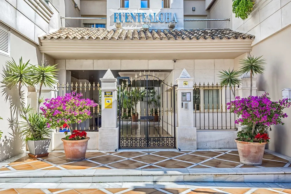 FA-Fab 2 bedroom apt in and outdoor pool