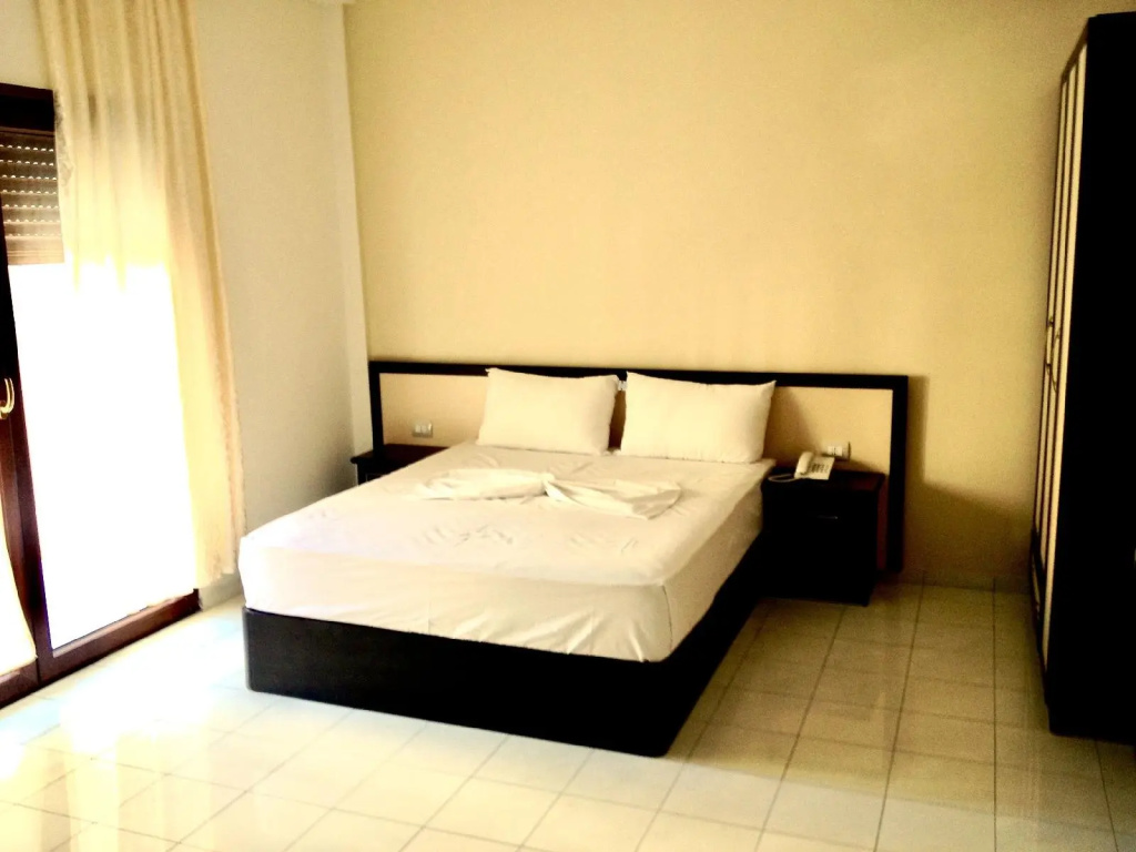 Sunrise Hotel Cameria