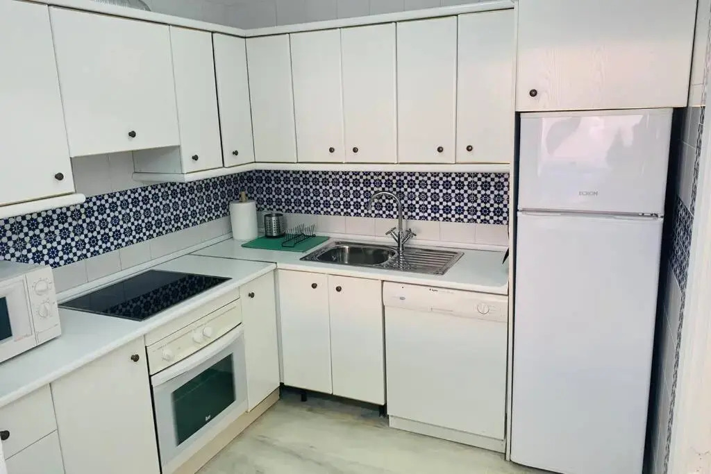 Amplio apartamento junto al mar