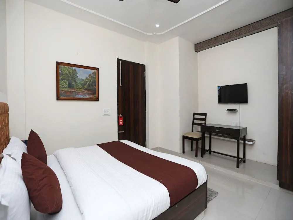 OYO 13555 Corporate serviced apartments Hotel