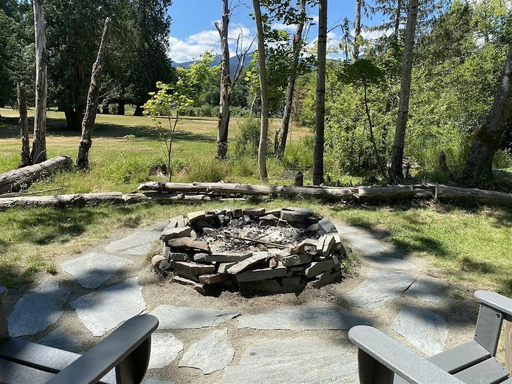 Cabin on the Creek