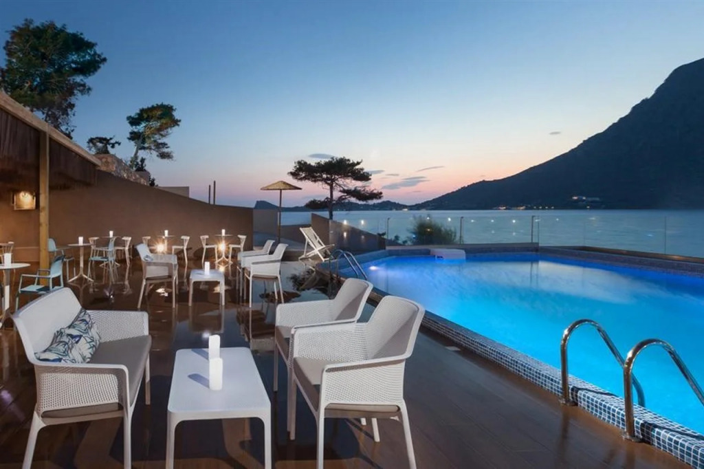 Carian Hotel