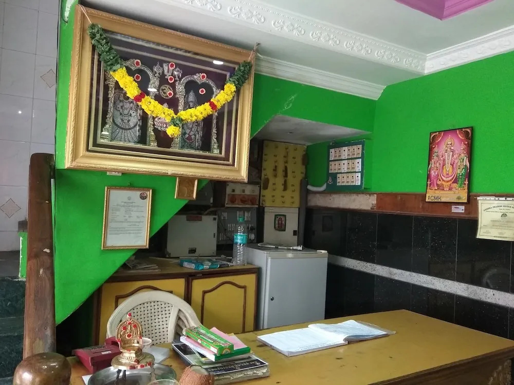 Iroomz Sai Relax Resiodency