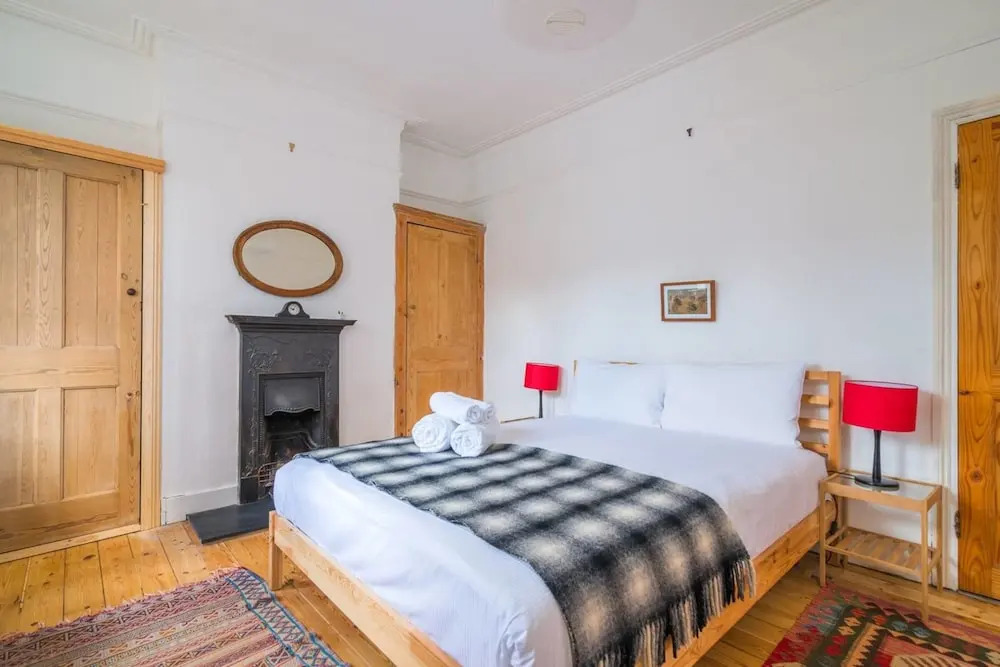 Homely and Spacious 4 Bed, up to 7 Guests, Dalston