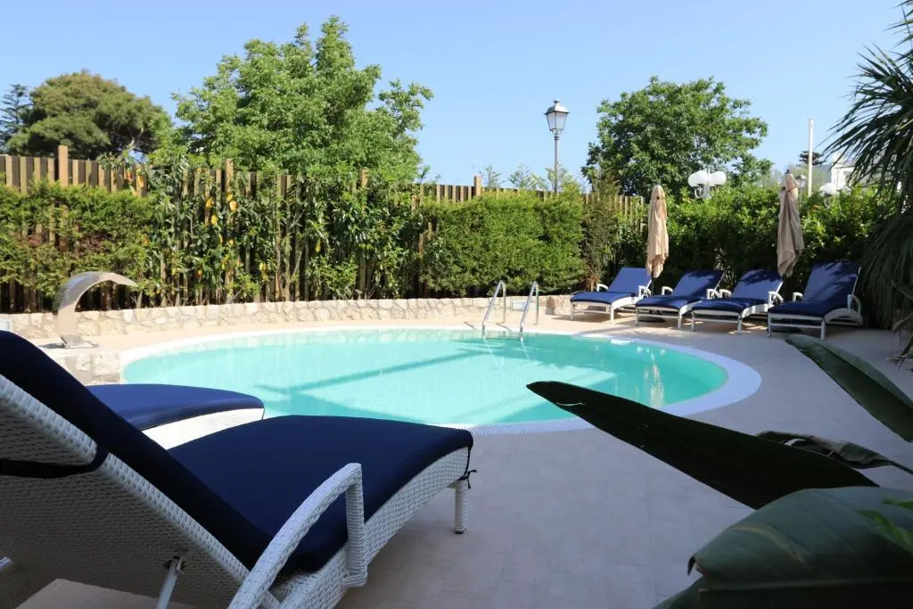 Bougainville Luxury Boutique Hotel