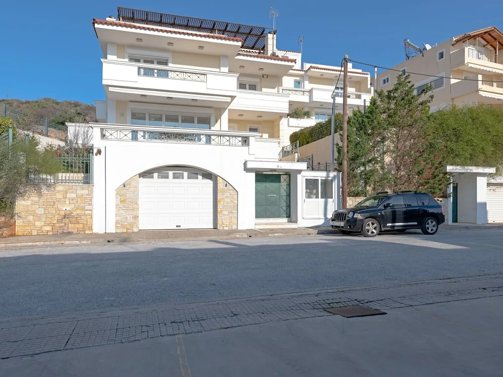 Spacious Villa in Saronida With Swimming Pool