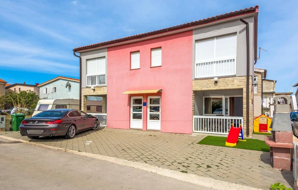 Awesome Home in Vir With 4 Bedrooms and Wifi