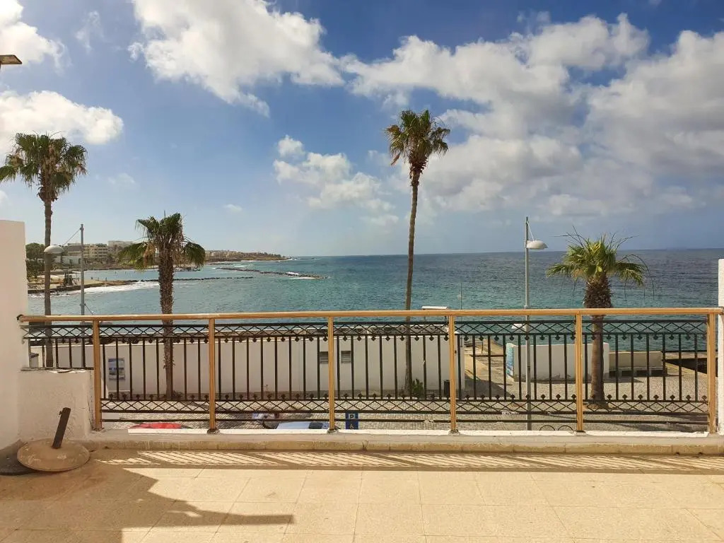 Poseidon 51 - Beachfront Two Bedroom Apartment