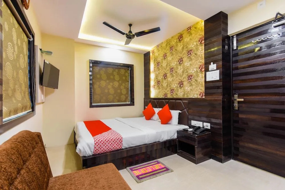 Collection O 45521 Hotel Rayna Inn