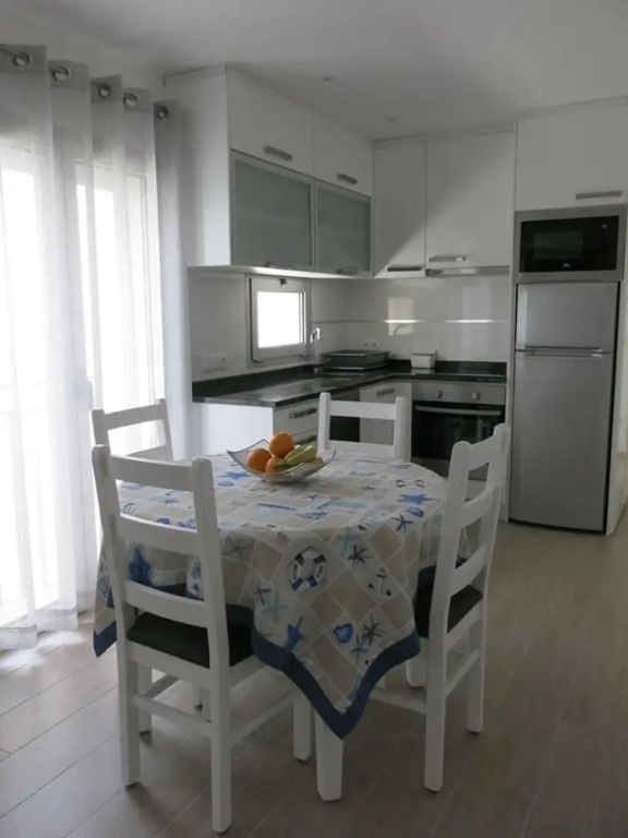 Apartment With one Bedroom in Nazaré, With Wonderful sea View, Furnished Garden and Wifi - Near the Beach