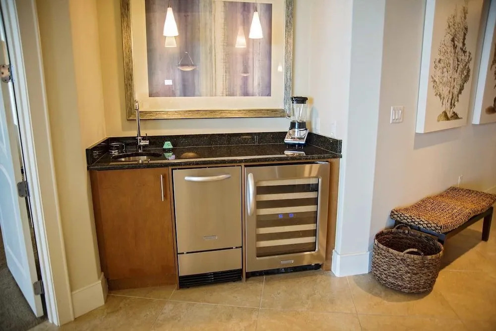 Turquoise Place C2003 3 Bedrooms 3.5 Bathrooms Condo