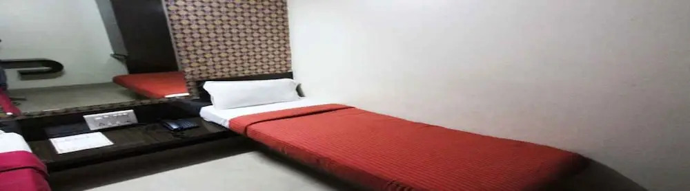 Room Maangta 100 - Andheri East