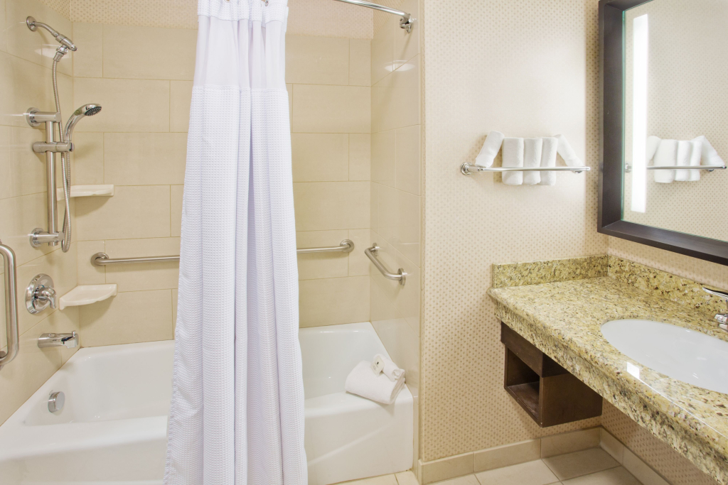 Crowne Plaza Anchorage-Midtown by IHG