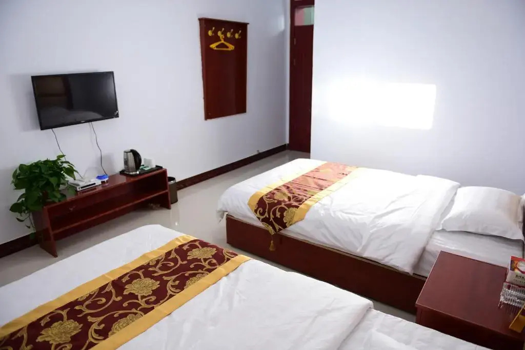 Dunhuang Happy Yijia Guest House