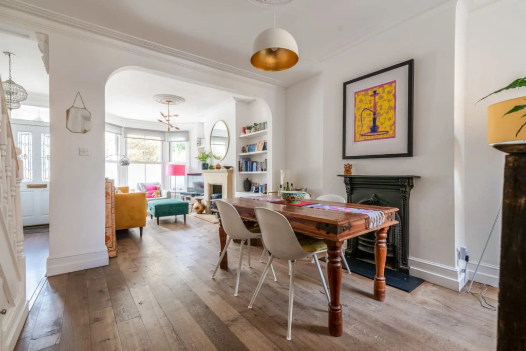 Ealing's Cozy Garden Retreat