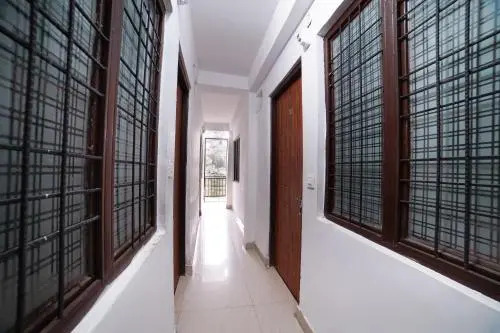SPOT ON 72850 Hotel New Raj Palace