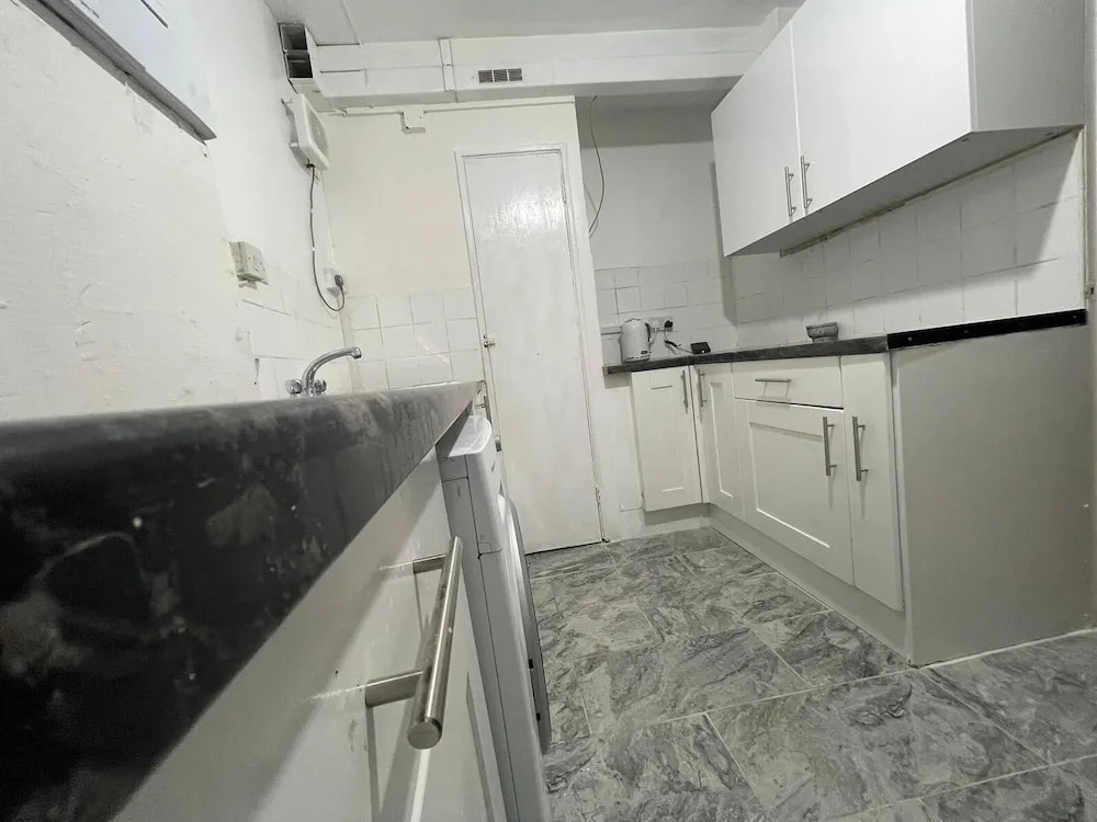 New! Xtra Large 4 Bedroom Up to 14 Guests