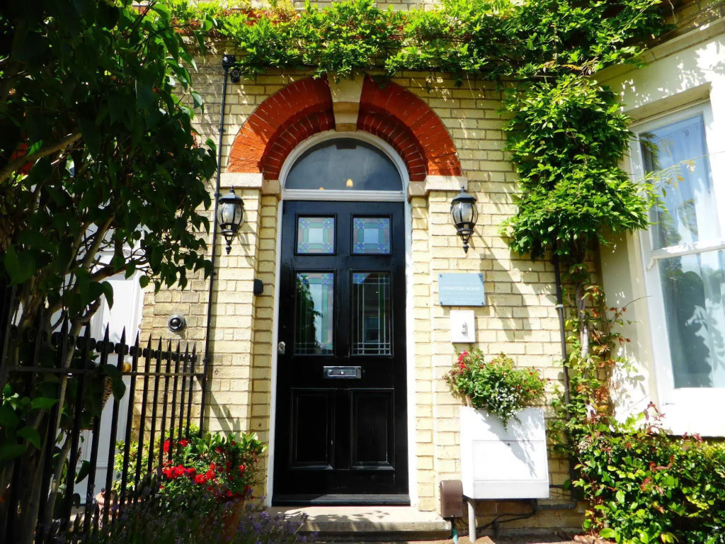 Lynwood House