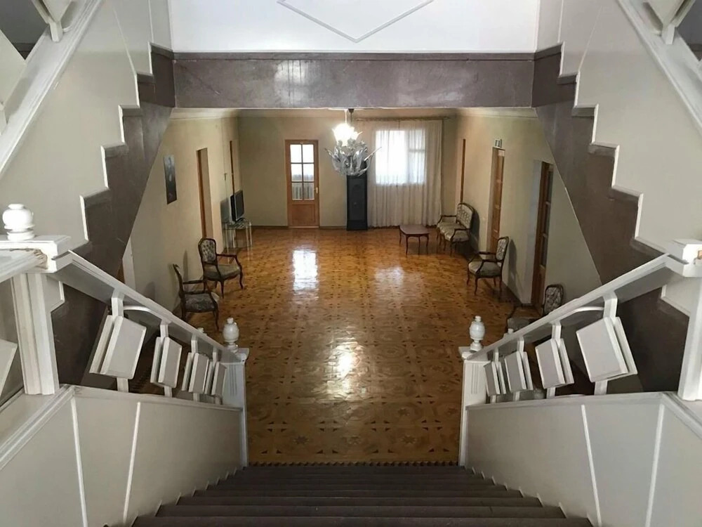 Goldway Hostel And Hotel