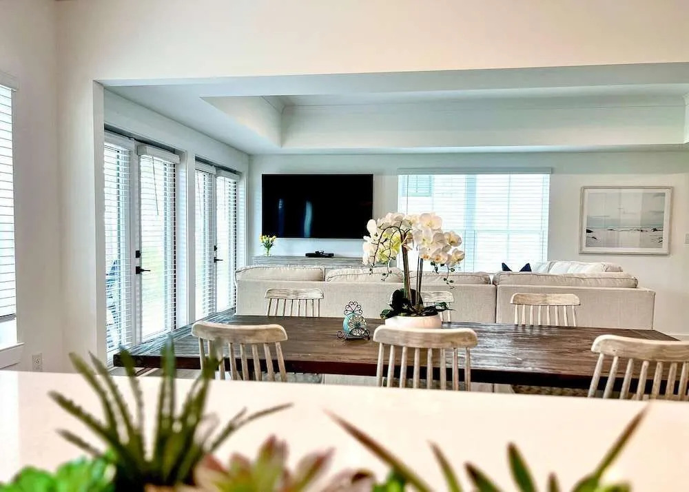 Beautiful 3br/2.5ba w/ Kayak Access, Sleeps 10
