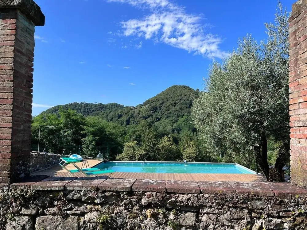 Casale Rustico con Piscina Privata e Ampio Parco