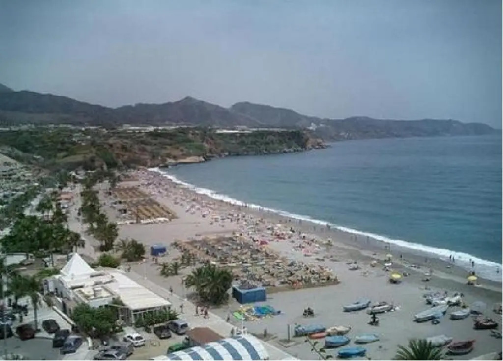 APARTAMENTO EN URB. RESIDENCIAL 2 DORMITORIOS 4 Per.