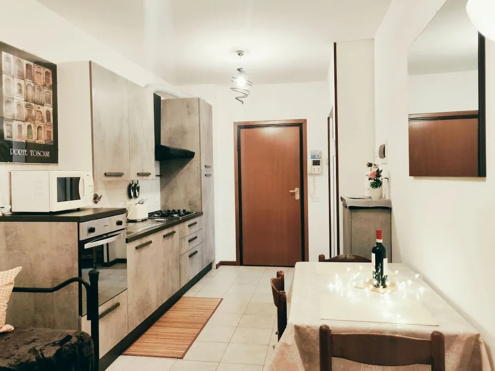 Flat Accogliente Comodo con Ascensore e Parcheggio