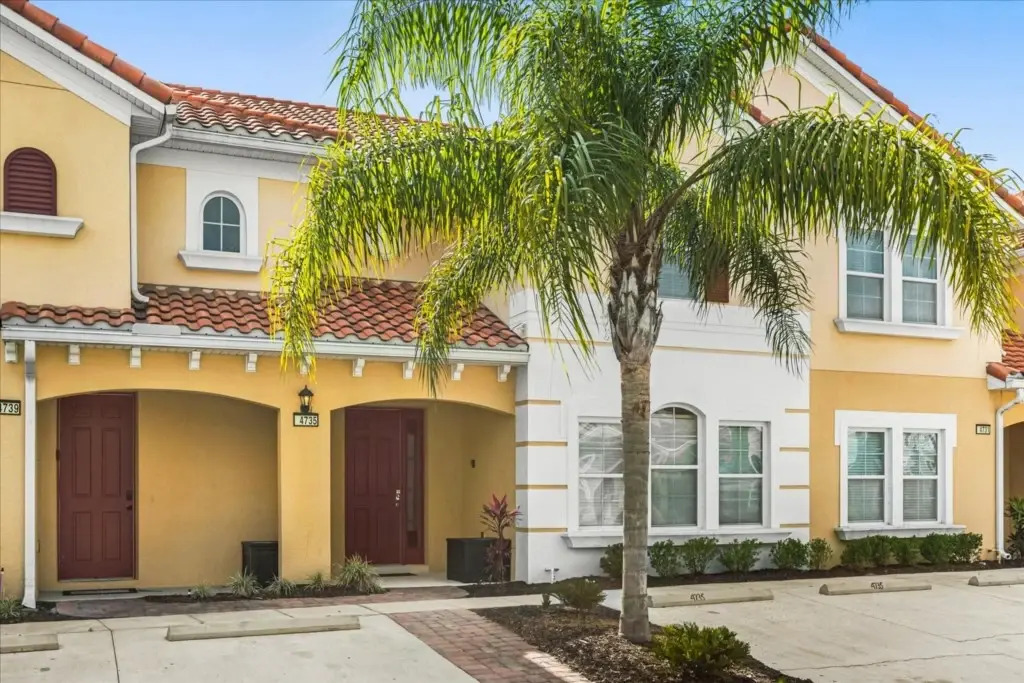 4 Bedrooms 3.5 Bathrooms Solterra 4735 TD