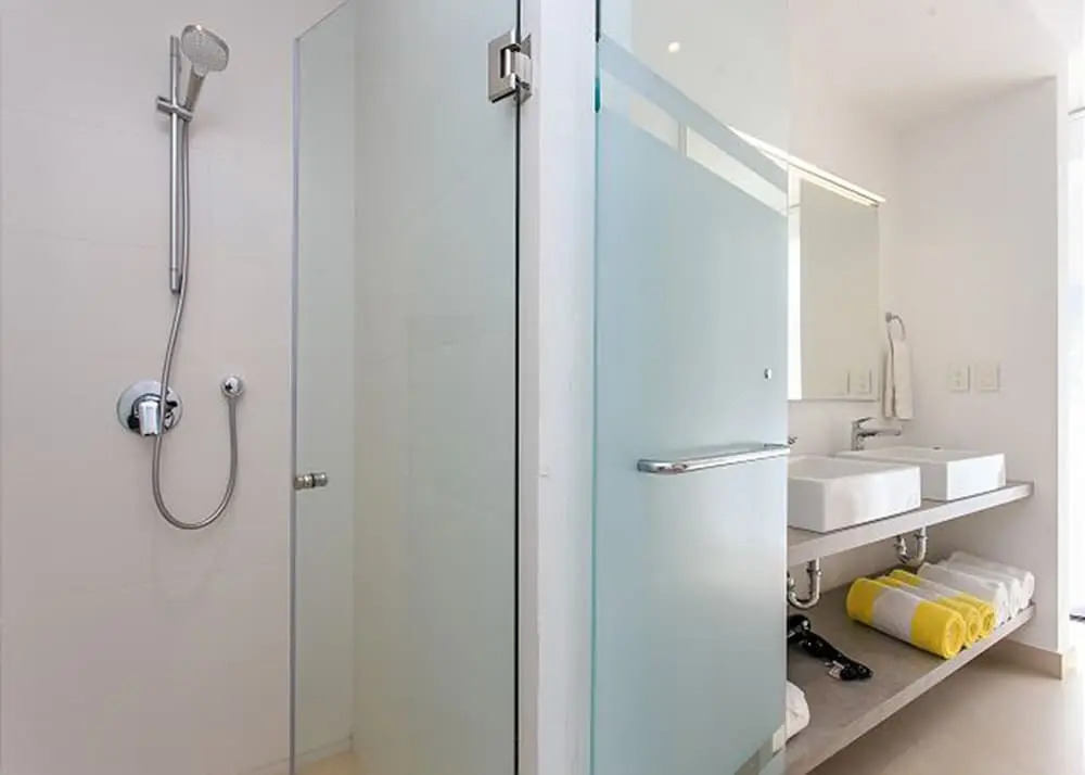 IT Luxury Condo by Tripintravel