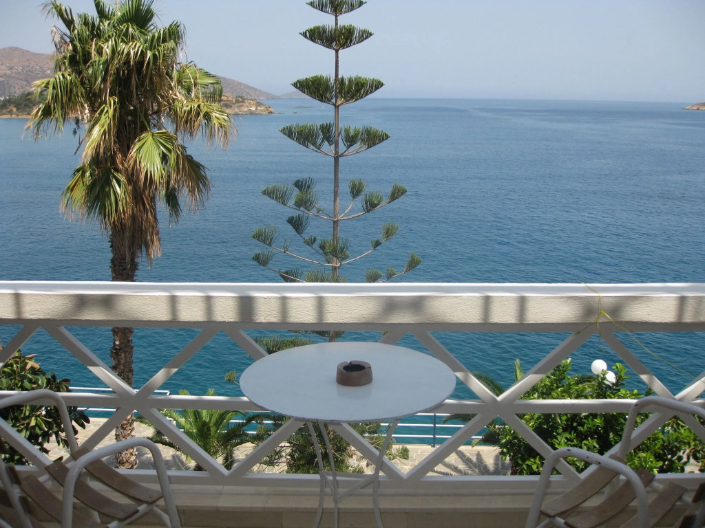 Melas Apartments
