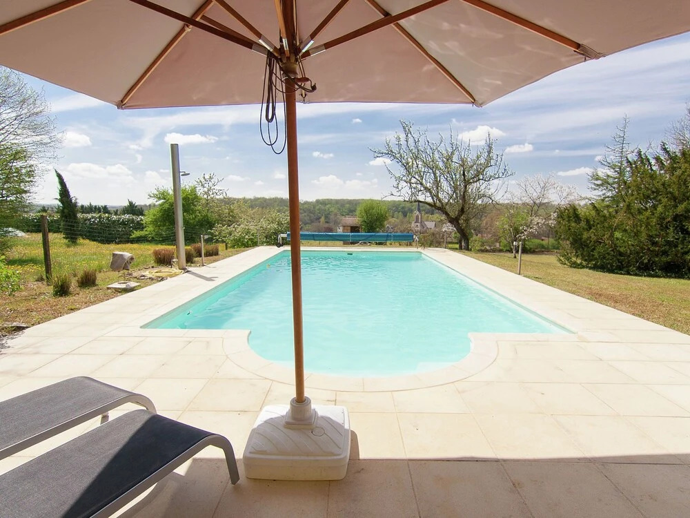 Charming Mansion in Brouchaud With Swimming Pool