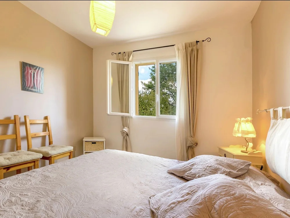 Detached Holiday Home Near the Truffle Capital of Aups, With a Shared Swimming Pool