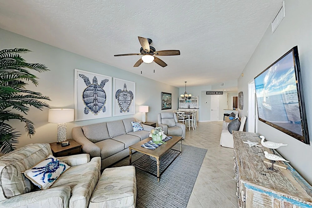 Stylish Bay-view Getaway W/ Pools, Hot Tub & Dock 3 Bedroom Condo