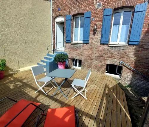 Les Belles Terrasses Dieppe ,3 appartements , LE VEGETAL de 1 à 8 personnes , LE TROPICAL de 1 à 6 personnes , LE FLORAL avec TERRASSE de 1 à 3 personnes , quartier calme au stationnement gratuit à coté de lavenue verte