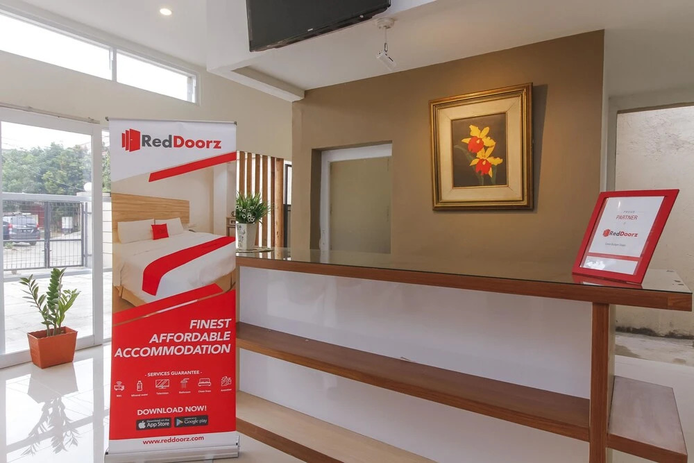 RedDoorz near Universitas Pelita Harapan Karawaci