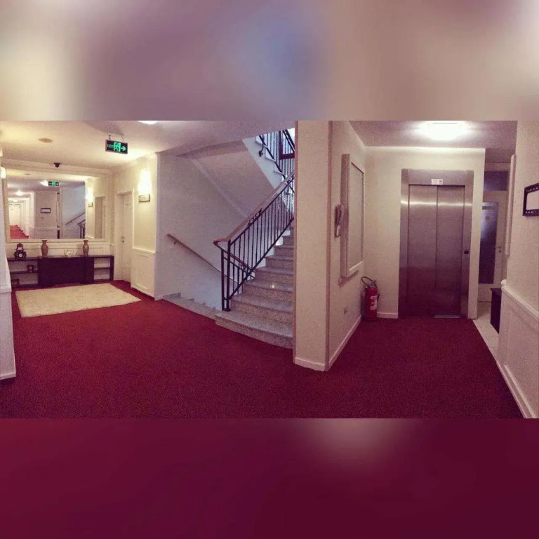 Theranda Hotel