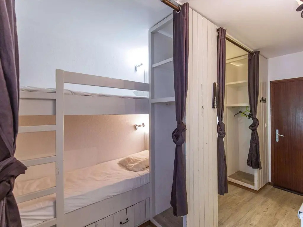 Appartement Gourette, 1 Pièce, 6 Personnes - Fr-1-400-54
