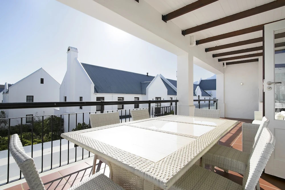 Winelands Golf Lodges 24