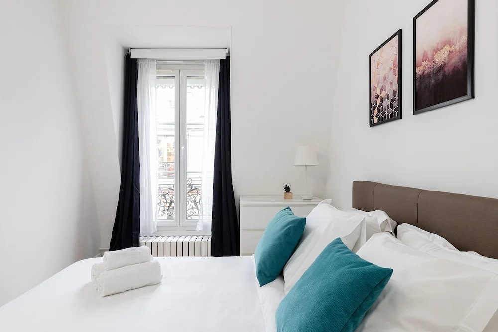 Eiffel Tower - Bir Hakeim Apartment
