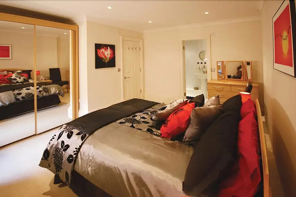 Langton Court Apartment